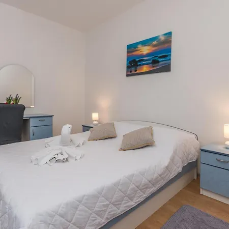 Holiday home Gorgeous In Polaca With Outdoor Swimming Pool Tinj