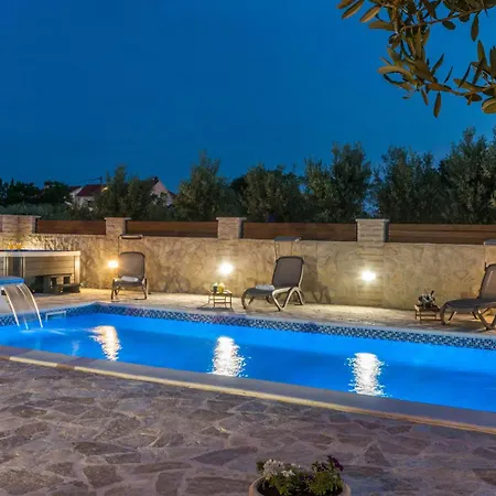 Holiday home Gorgeous In Polaca With Outdoor Swimming Pool *