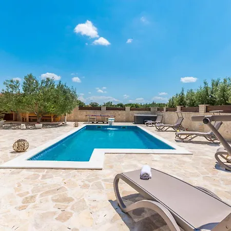 Holiday home Gorgeous In Polaca With Outdoor Swimming Pool