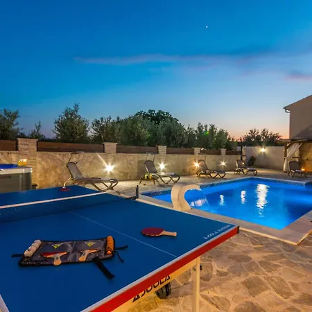 Holiday home Gorgeous In Polaca With Outdoor Swimming Pool