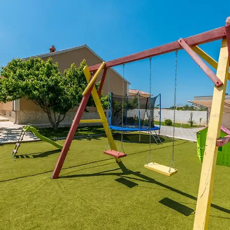 Gorgeous In Polaca With Outdoor Swimming Pool Tinj