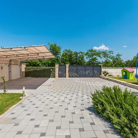 Gorgeous In Polaca With Outdoor Swimming Pool Tinj